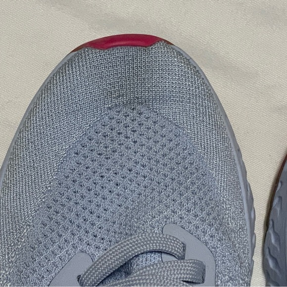 Nike Epic React Women's Flyknit 2 Running Sneakers - Picture 9 of 10